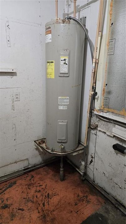 For Sale: $189,900 (2 beds, 2 baths, 1125 Square Feet)