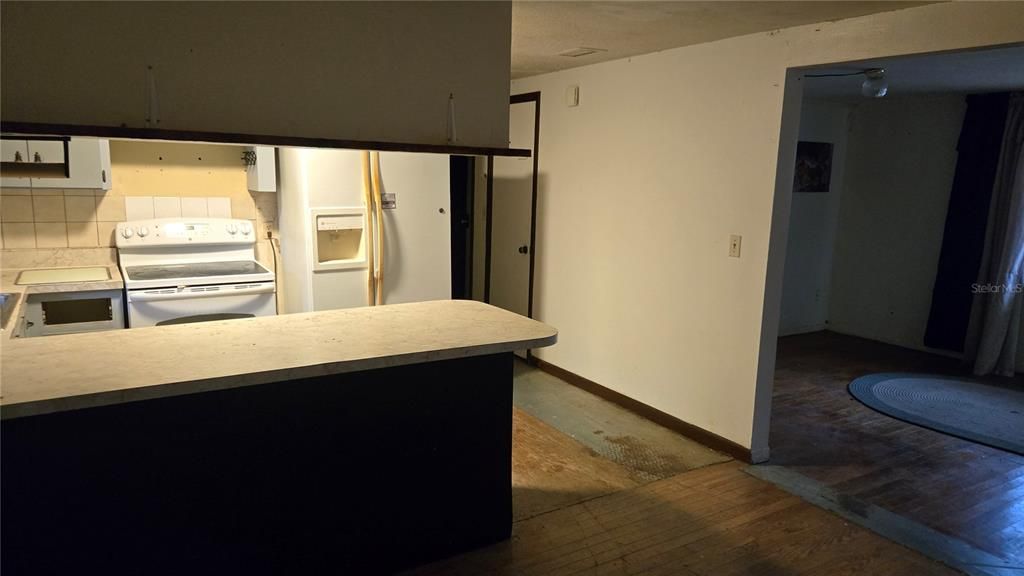 For Sale: $189,900 (2 beds, 2 baths, 1125 Square Feet)