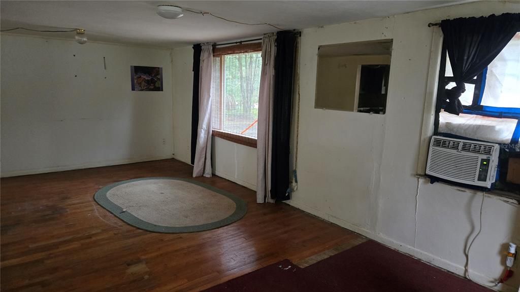 For Sale: $189,900 (2 beds, 2 baths, 1125 Square Feet)