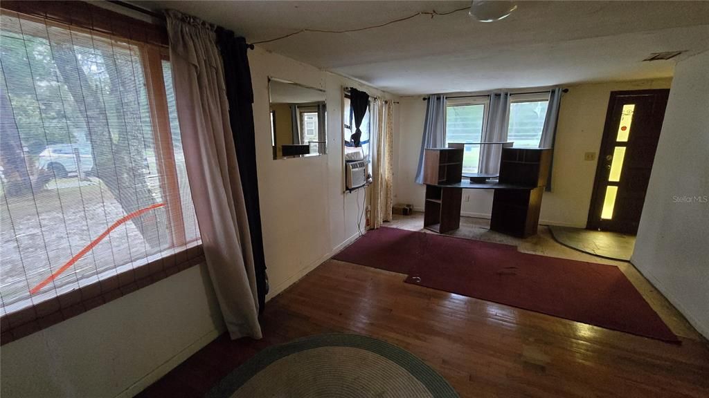 For Sale: $189,900 (2 beds, 2 baths, 1125 Square Feet)