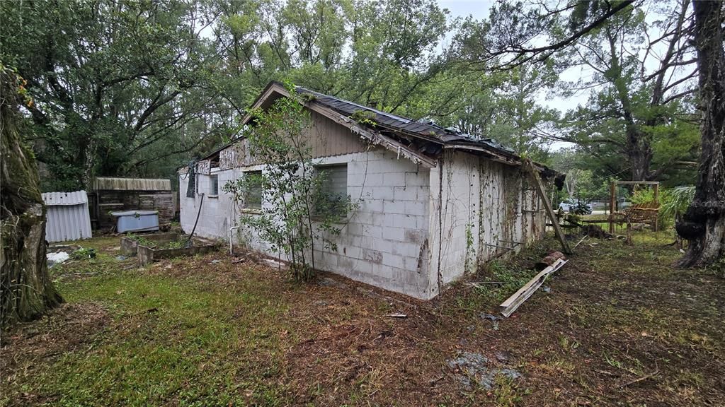 For Sale: $189,900 (2 beds, 2 baths, 1125 Square Feet)