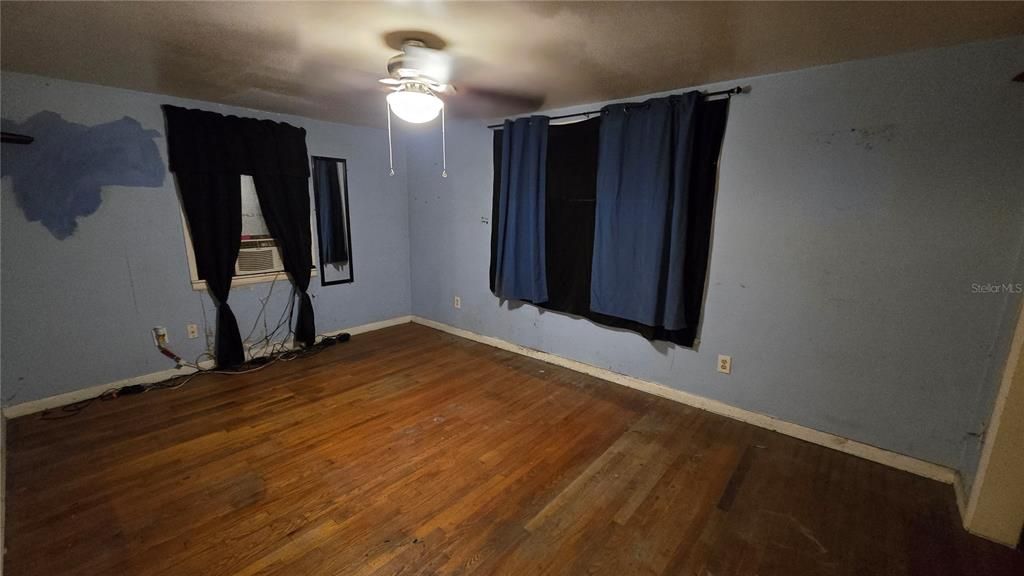 For Sale: $189,900 (2 beds, 2 baths, 1125 Square Feet)