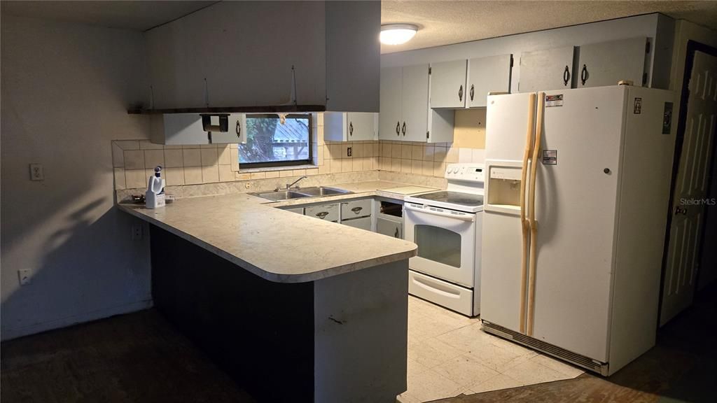 For Sale: $189,900 (2 beds, 2 baths, 1125 Square Feet)
