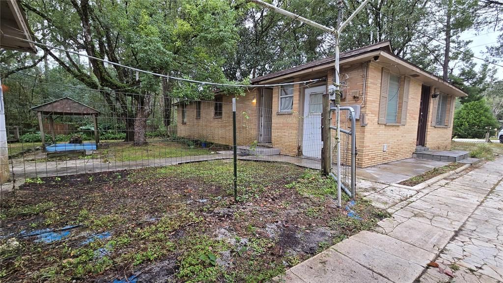 For Sale: $189,900 (2 beds, 2 baths, 1125 Square Feet)