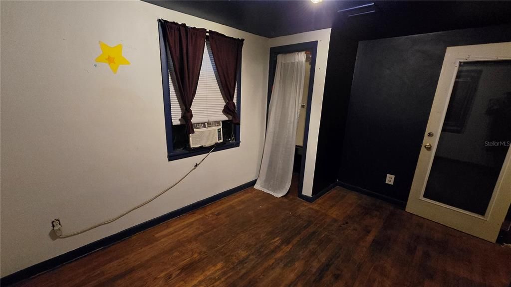 For Sale: $189,900 (2 beds, 2 baths, 1125 Square Feet)