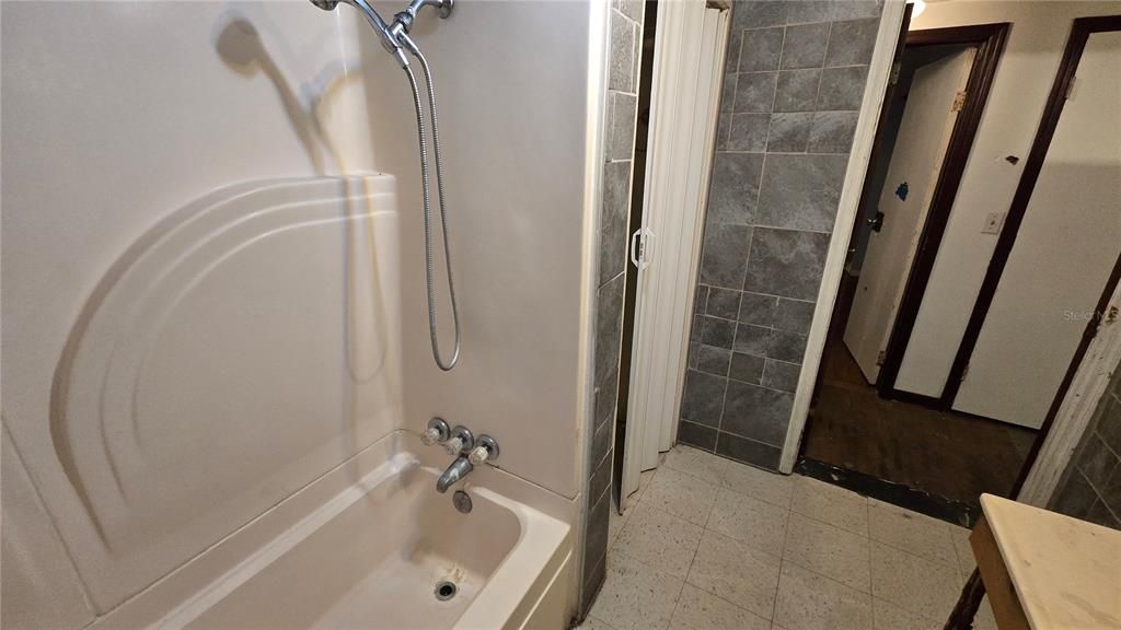 For Sale: $189,900 (2 beds, 2 baths, 1125 Square Feet)