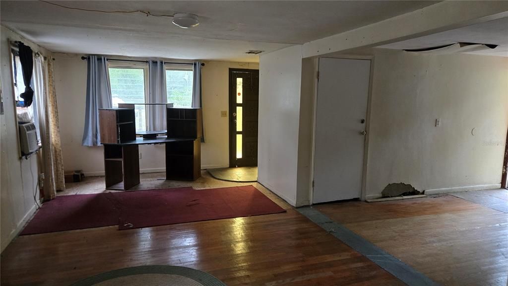 For Sale: $189,900 (2 beds, 2 baths, 1125 Square Feet)