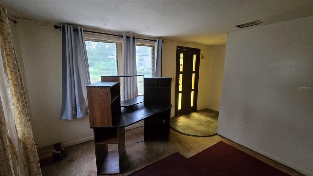 For Sale: $189,900 (2 beds, 2 baths, 1125 Square Feet)