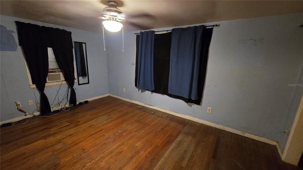 For Sale: $189,900 (2 beds, 2 baths, 1125 Square Feet)