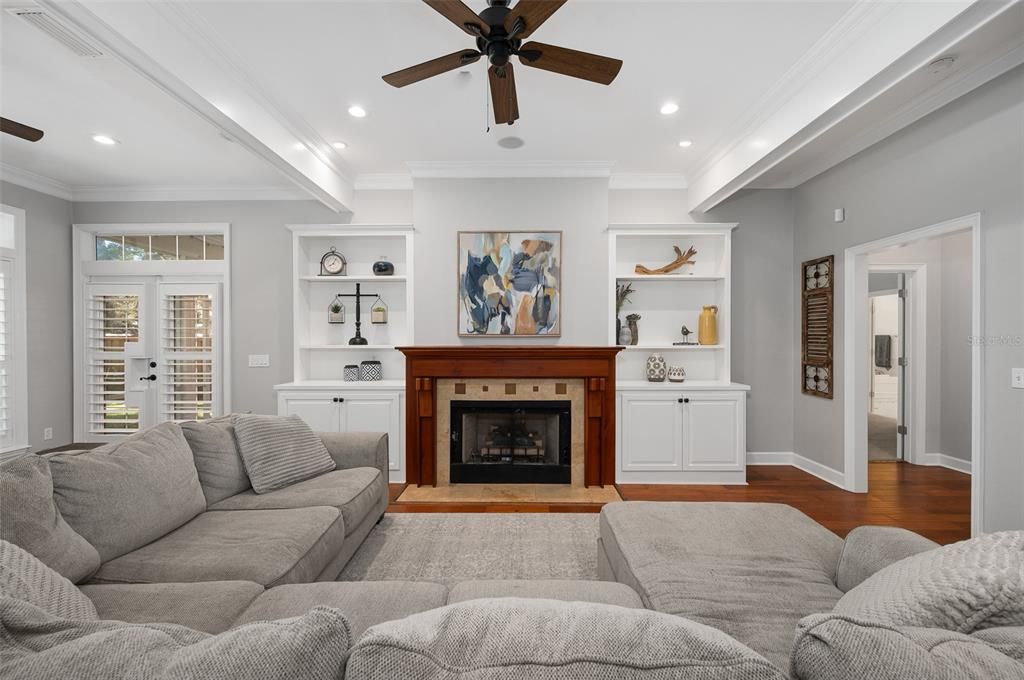 For Sale: $795,000 (5 beds, 2 baths, 3216 Square Feet)