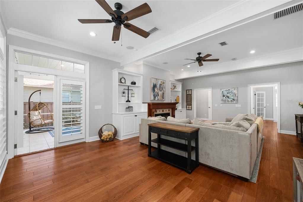 For Sale: $795,000 (5 beds, 2 baths, 3216 Square Feet)