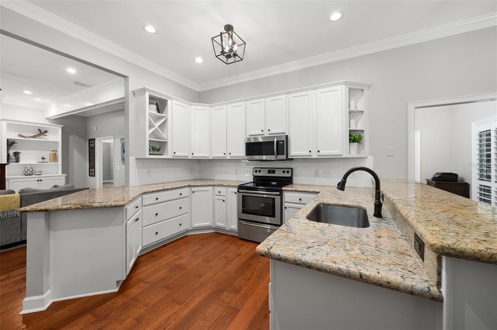 For Sale: $795,000 (5 beds, 2 baths, 3216 Square Feet)