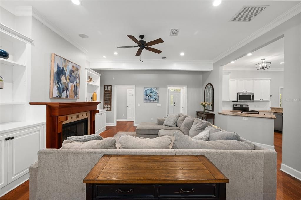 For Sale: $795,000 (5 beds, 2 baths, 3216 Square Feet)