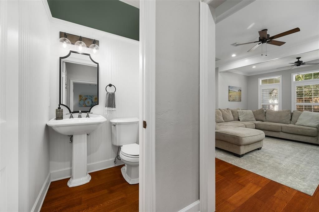 For Sale: $795,000 (5 beds, 2 baths, 3216 Square Feet)