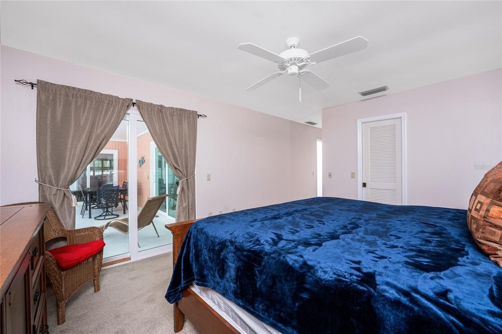 For Sale: $599,001 (2 beds, 2 baths, 1637 Square Feet)