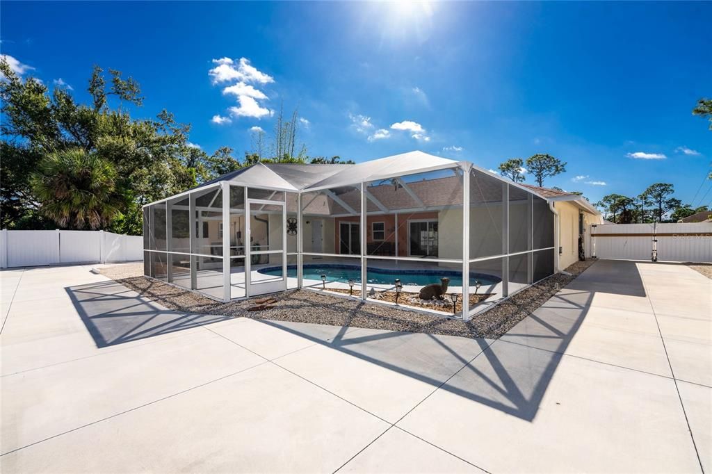 For Sale: $599,001 (2 beds, 2 baths, 1637 Square Feet)