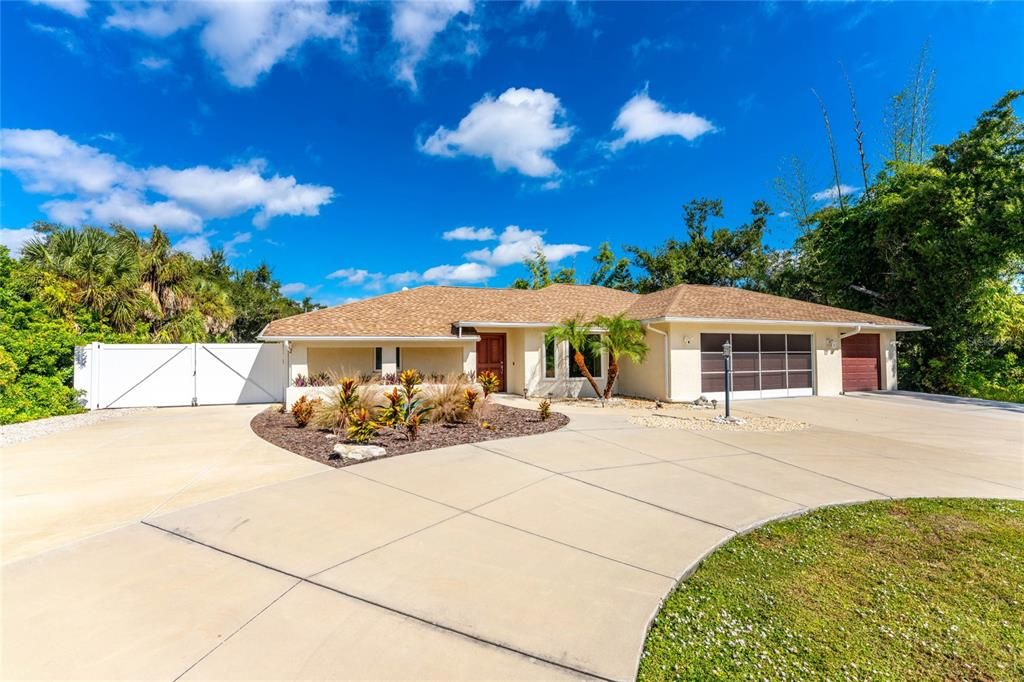 For Sale: $599,001 (2 beds, 2 baths, 1637 Square Feet)