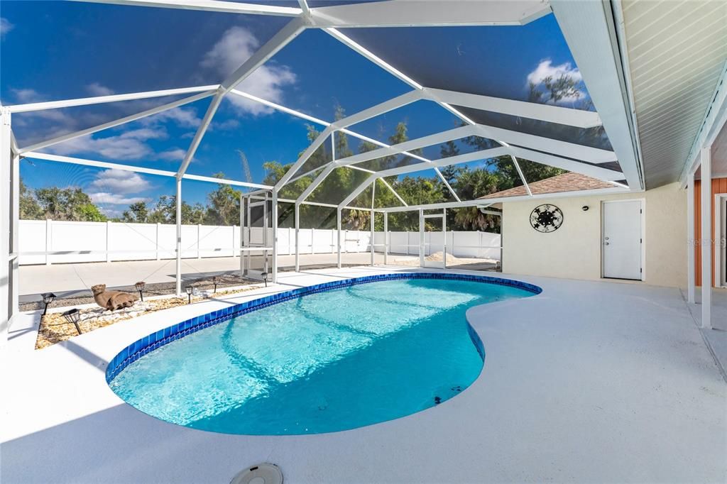 For Sale: $599,001 (2 beds, 2 baths, 1637 Square Feet)