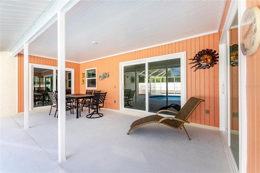 For Sale: $599,001 (2 beds, 2 baths, 1637 Square Feet)