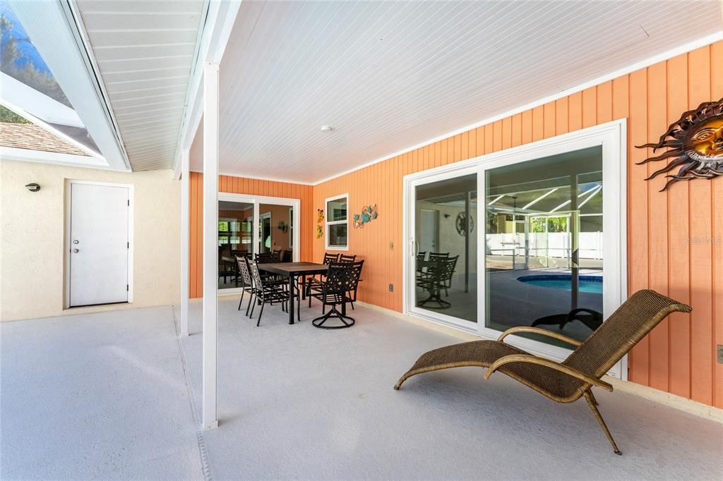 For Sale: $599,001 (2 beds, 2 baths, 1637 Square Feet)