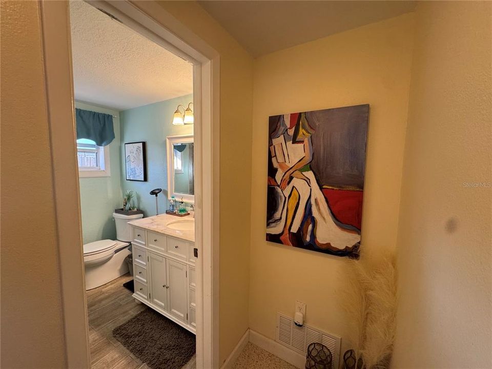 For Sale: $259,999 (3 beds, 1 baths, 1276 Square Feet)