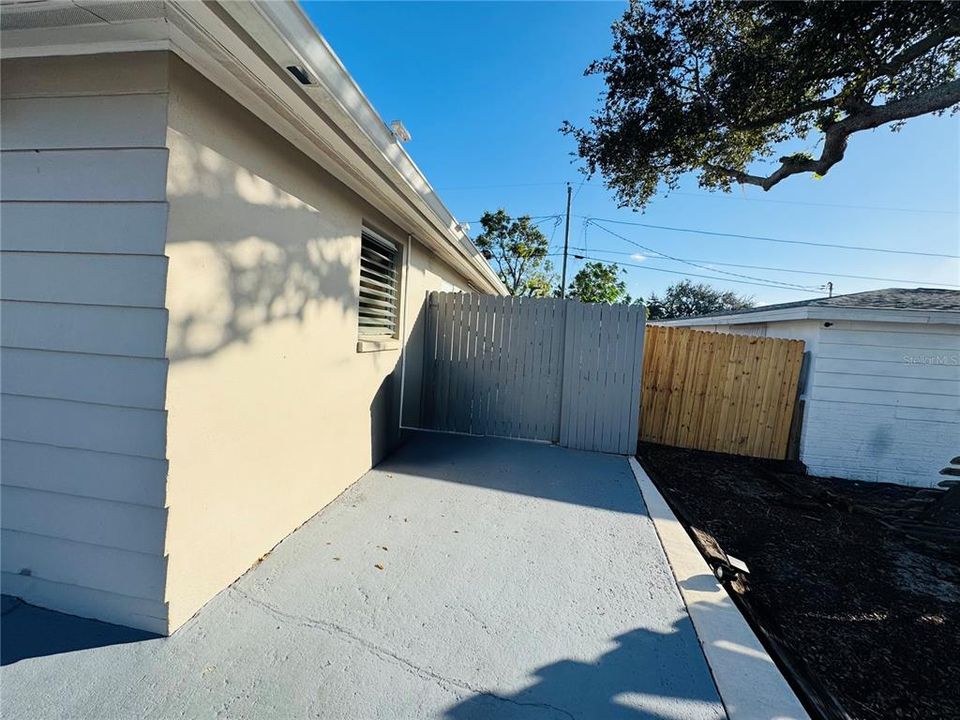 For Sale: $259,999 (3 beds, 1 baths, 1276 Square Feet)