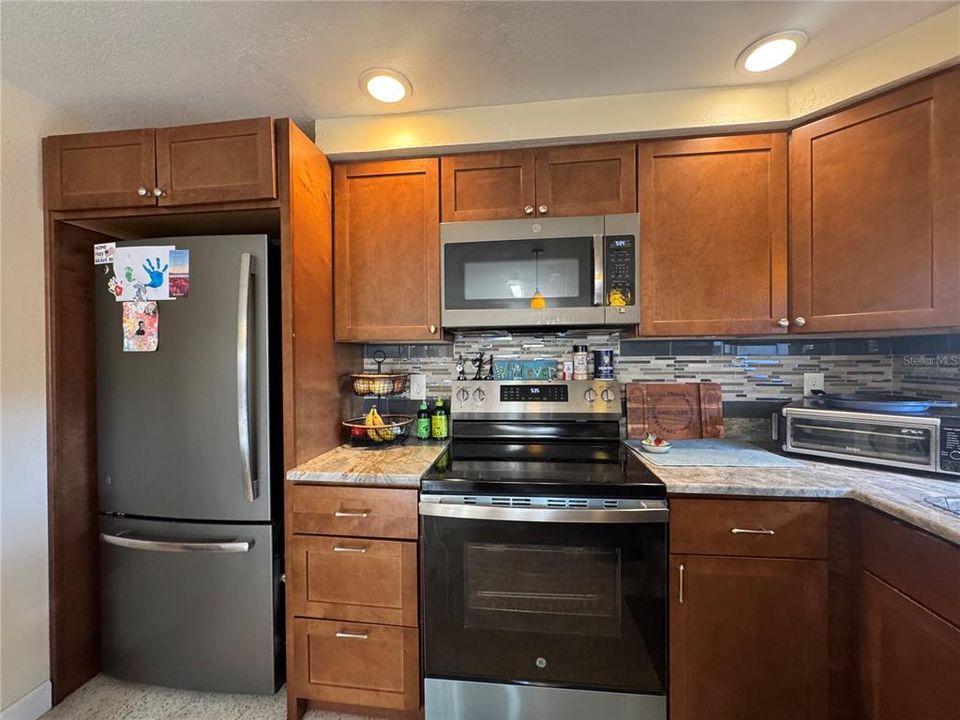 For Sale: $259,999 (3 beds, 1 baths, 1276 Square Feet)