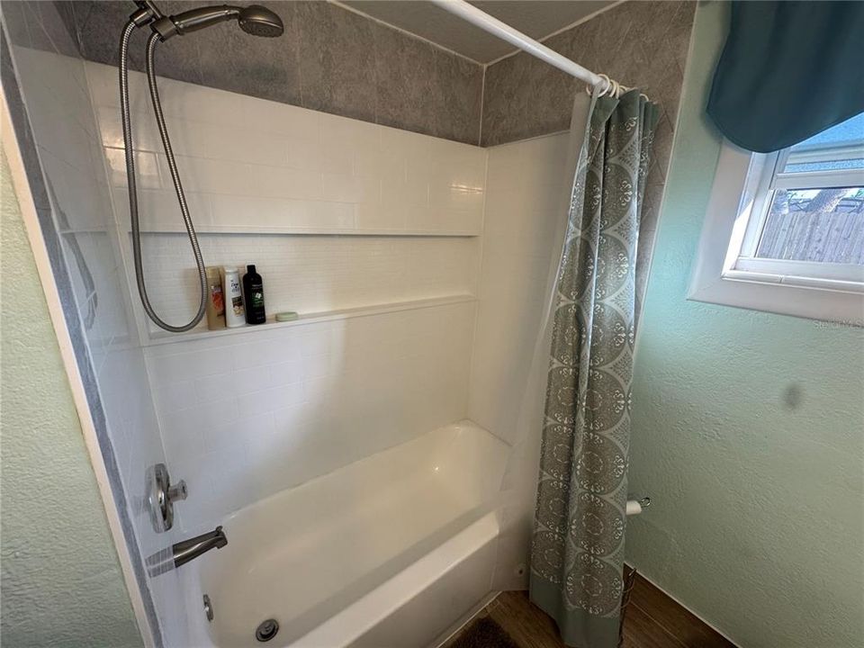 For Sale: $259,999 (3 beds, 1 baths, 1276 Square Feet)