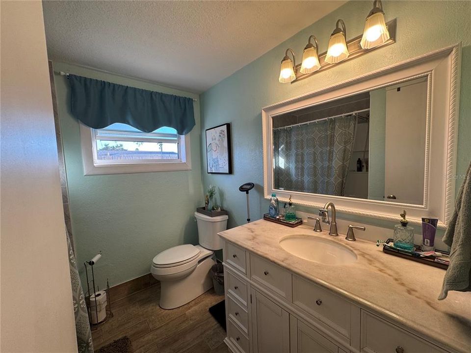 For Sale: $259,999 (3 beds, 1 baths, 1276 Square Feet)