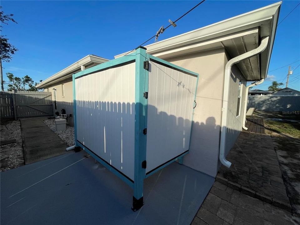 For Sale: $259,999 (3 beds, 1 baths, 1276 Square Feet)