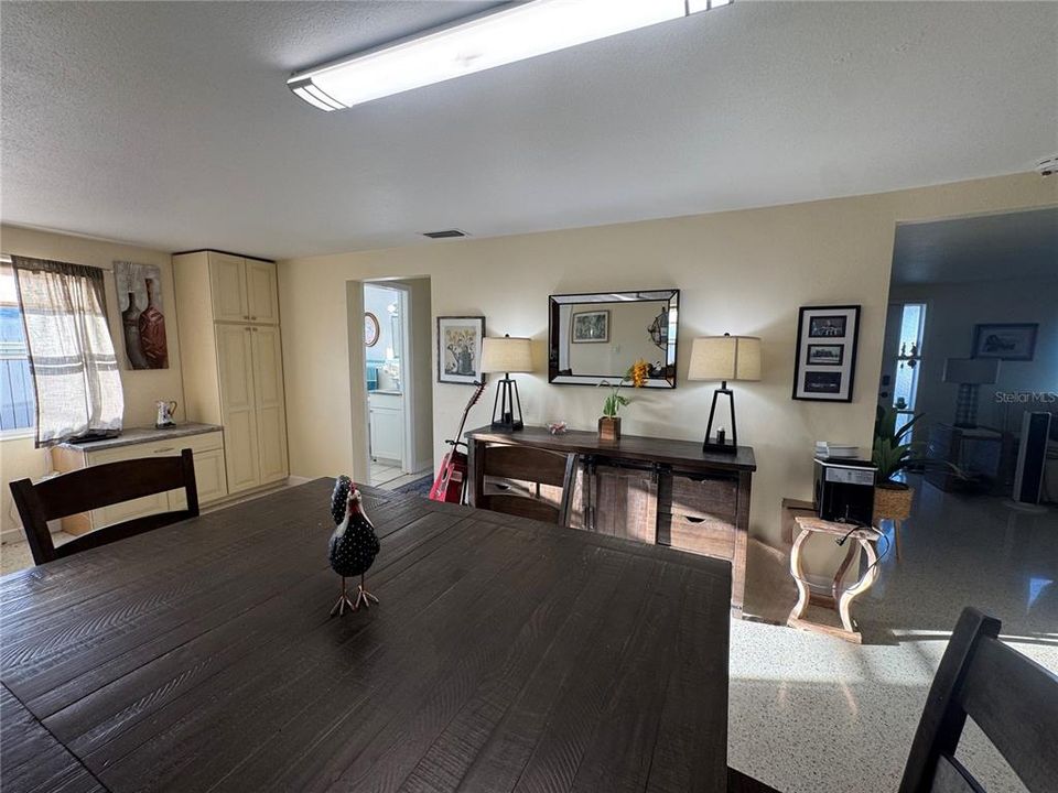 For Sale: $259,999 (3 beds, 1 baths, 1276 Square Feet)