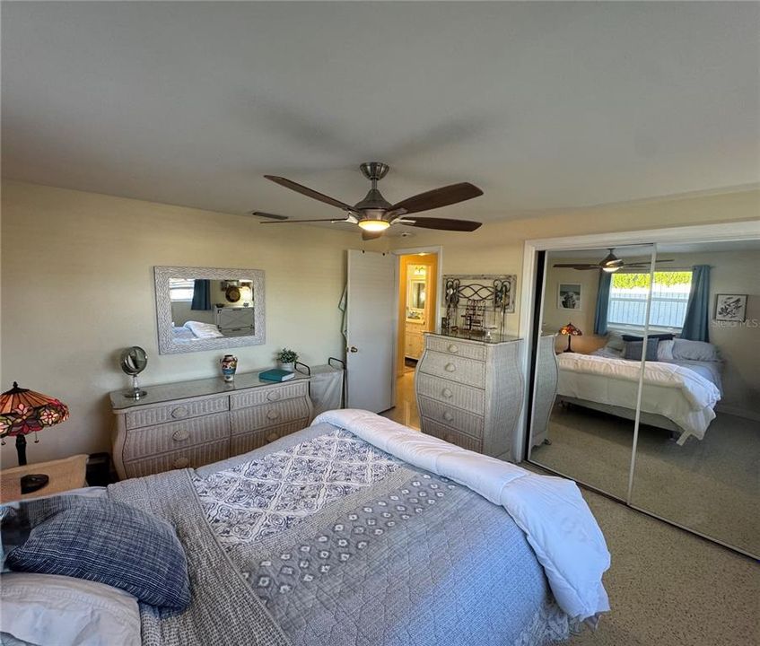 For Sale: $259,999 (3 beds, 1 baths, 1276 Square Feet)