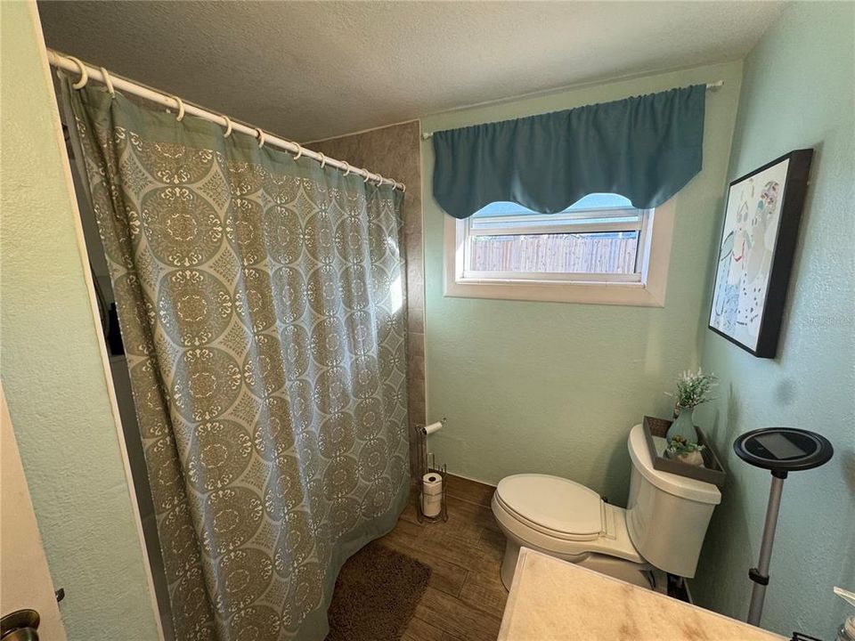 For Sale: $259,999 (3 beds, 1 baths, 1276 Square Feet)