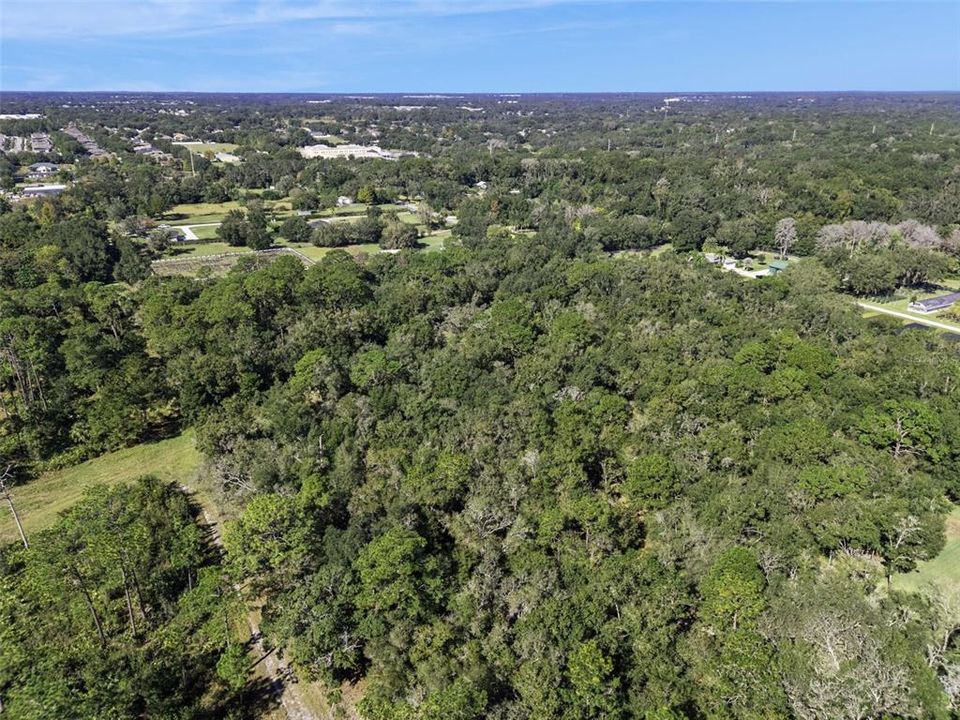 待售: $549,000 (4.80 acres)