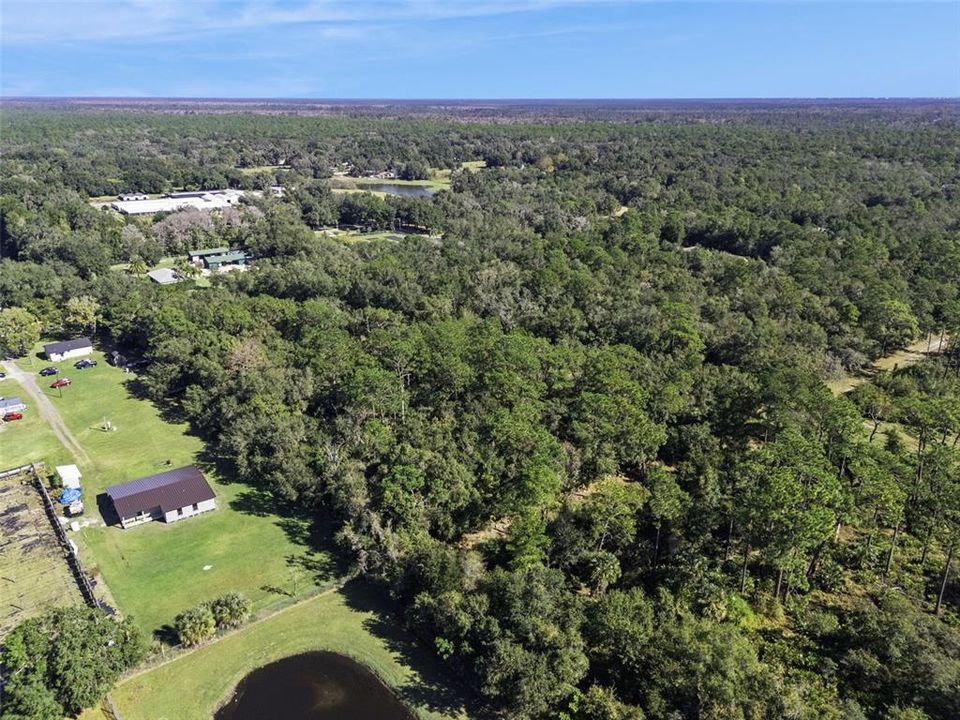 待售: $549,000 (4.80 acres)