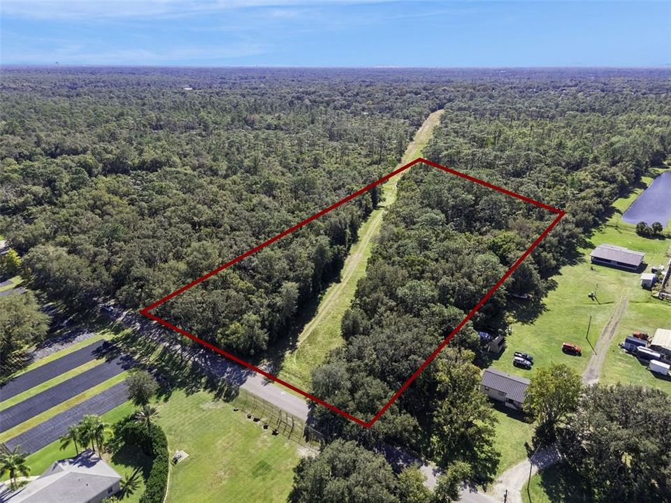 待售: $549,000 (4.80 acres)