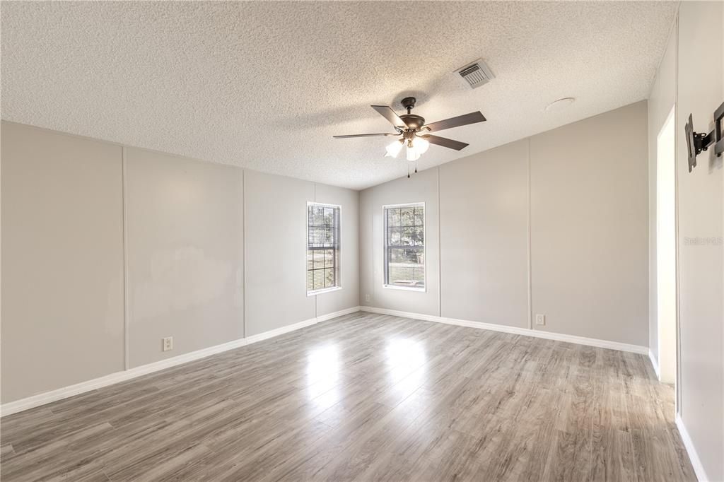 На продажу: $199,000 (3 спален, 2 ванн, 1620 Квадратных фут)