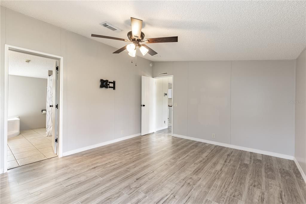 На продажу: $199,000 (3 спален, 2 ванн, 1620 Квадратных фут)