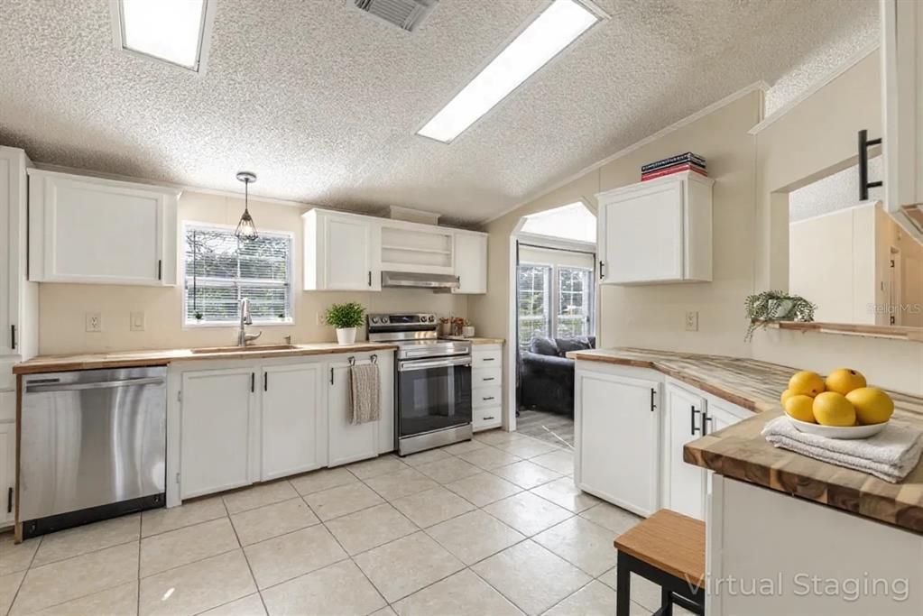 На продажу: $199,000 (3 спален, 2 ванн, 1620 Квадратных фут)