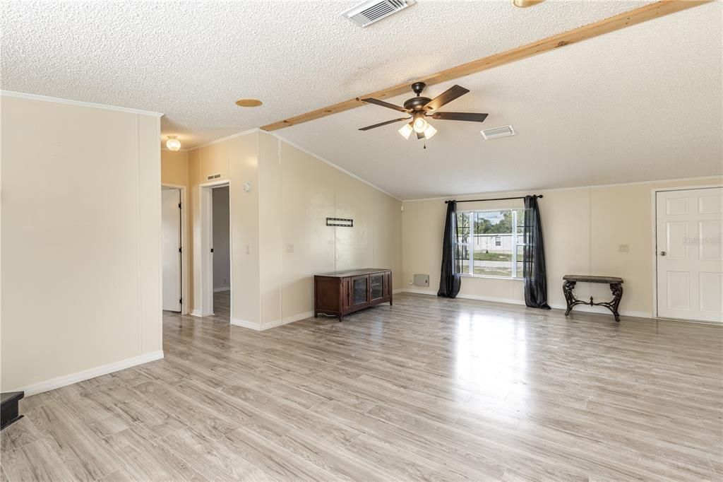 На продажу: $199,000 (3 спален, 2 ванн, 1620 Квадратных фут)