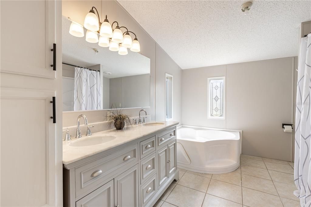 На продажу: $199,000 (3 спален, 2 ванн, 1620 Квадратных фут)