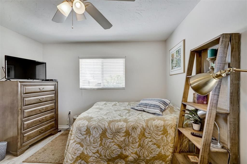 待售: $399,999 (2 贝兹, 2 浴室, 1339 平方英尺)