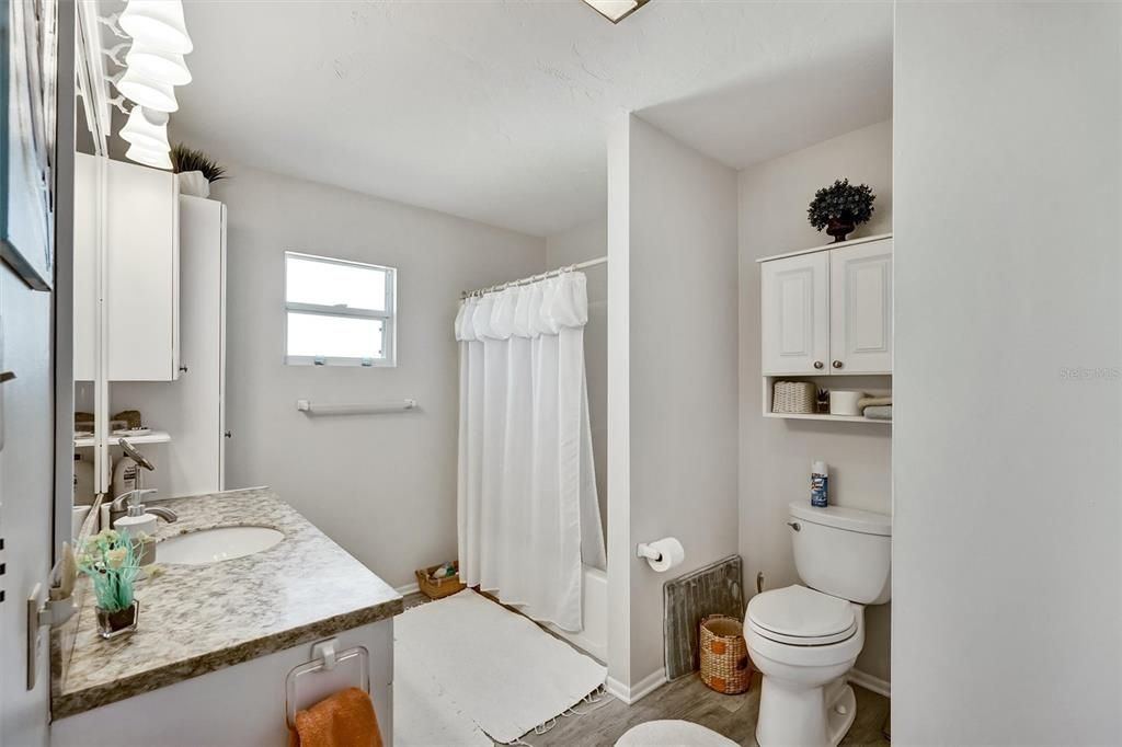 待售: $399,999 (2 贝兹, 2 浴室, 1339 平方英尺)