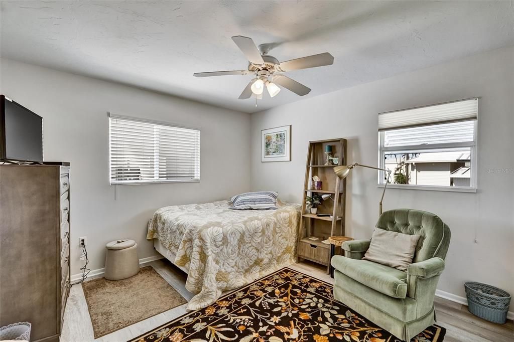 待售: $399,999 (2 贝兹, 2 浴室, 1339 平方英尺)