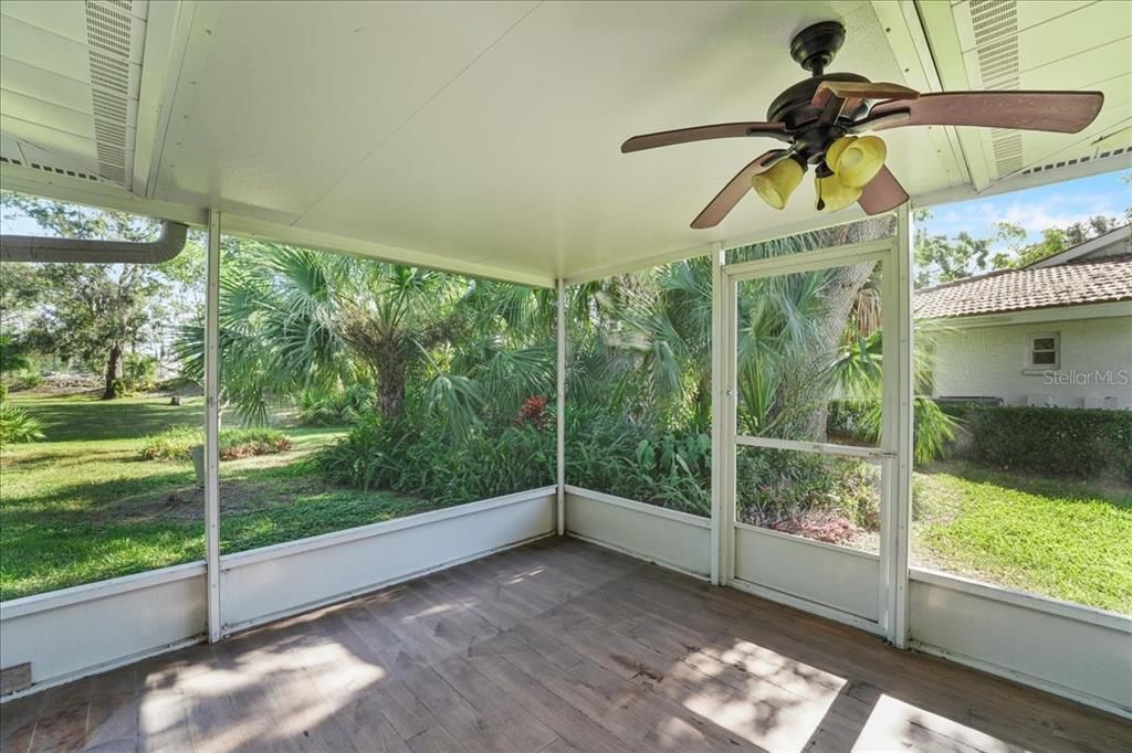 Active With Contract: $315,000 (2 beds, 2 baths, 1531 Square Feet)