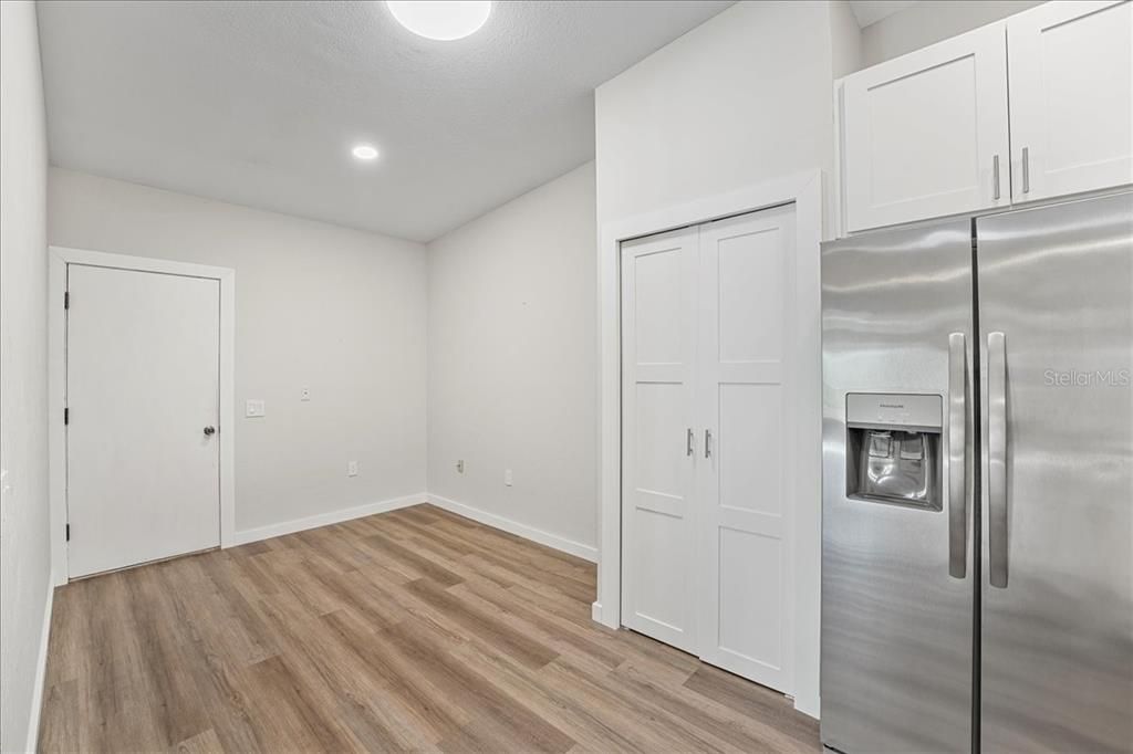 Active With Contract: $315,000 (2 beds, 2 baths, 1531 Square Feet)