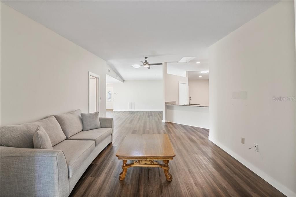 Active With Contract: $315,000 (2 beds, 2 baths, 1531 Square Feet)