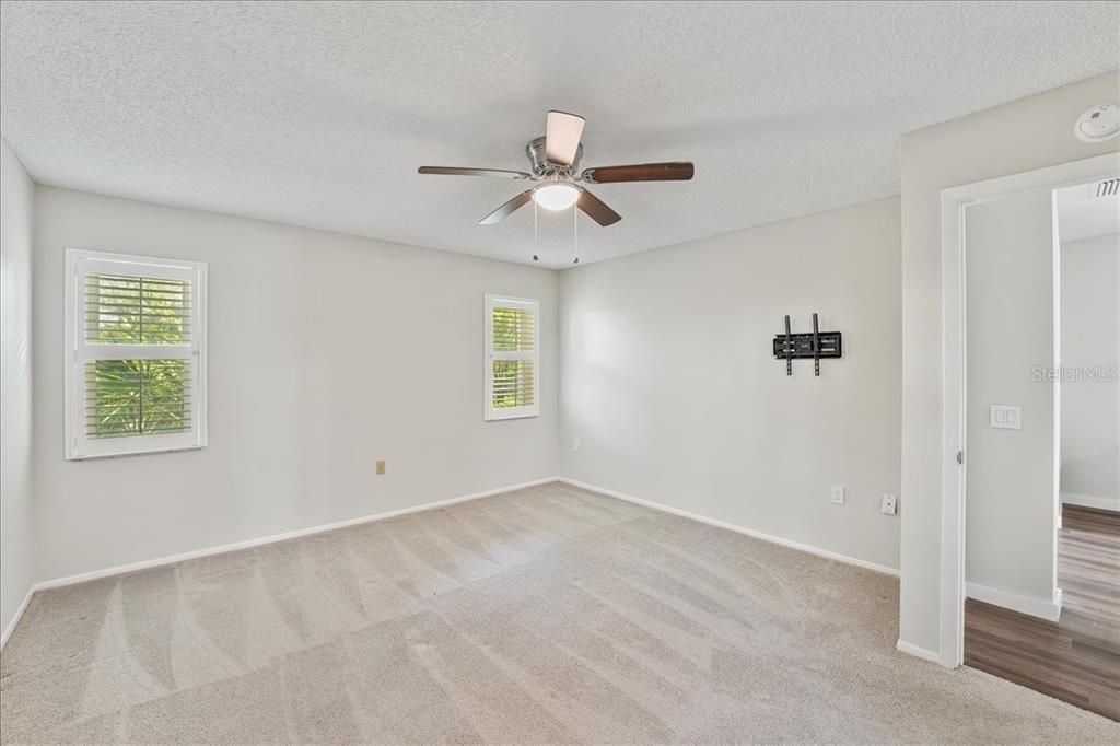 Active With Contract: $315,000 (2 beds, 2 baths, 1531 Square Feet)