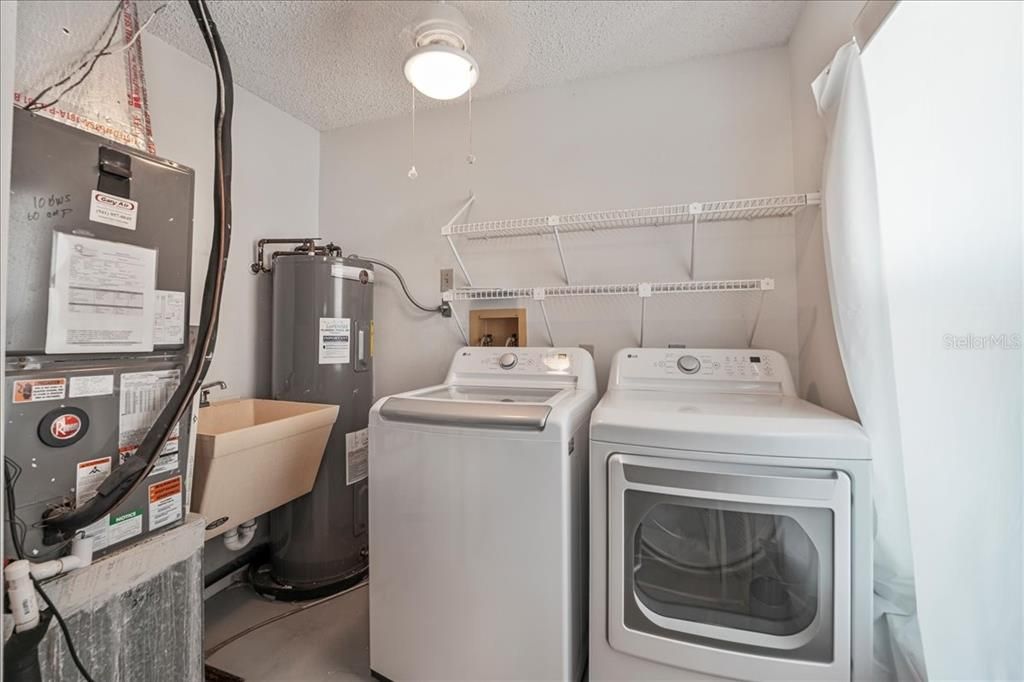 Active With Contract: $315,000 (2 beds, 2 baths, 1531 Square Feet)