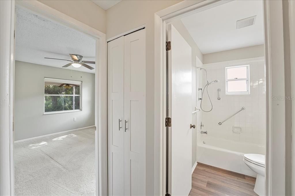 Active With Contract: $315,000 (2 beds, 2 baths, 1531 Square Feet)